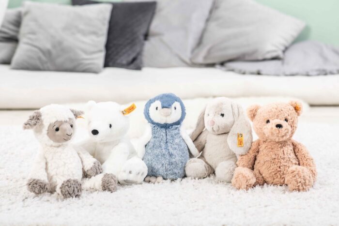 Steiff Hoppie Hase 18 cm hellgrau, Plüschtier Hase mit Schlappohren, Soft Cuddly Friends, flauschiges Stofftier zum K – Bild 6